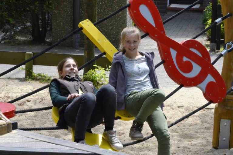 Johann Sebastian Bach Playground Orchestra 8 768x512