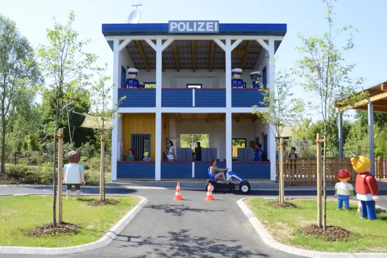 Playmobil FunPark Police station Germany 2 768x512