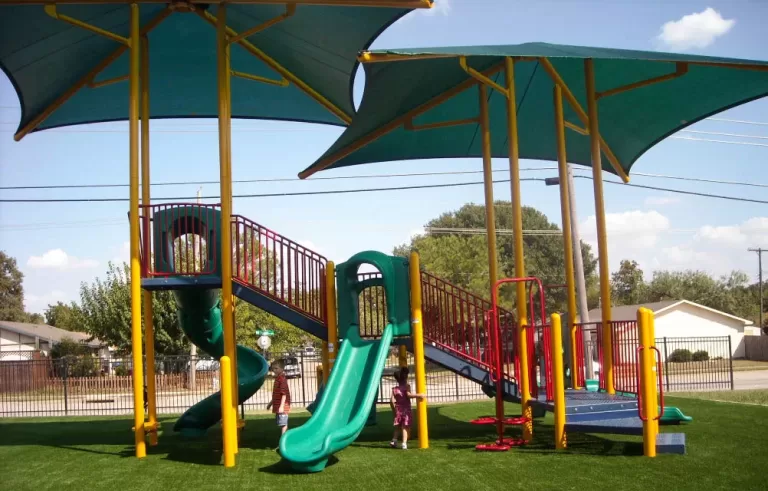 Iris Lane Park 2 jpg 768x491